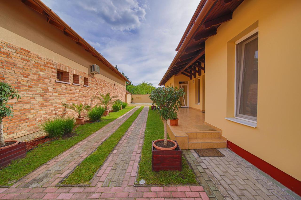 Kalvin Utcai Apartmanok Hajdúszoboszló Dış mekan fotoğraf