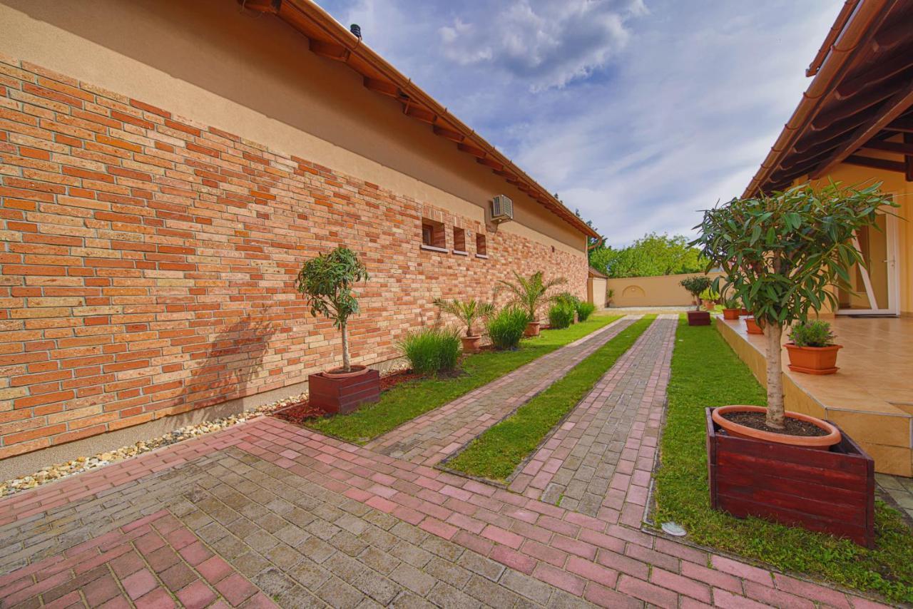 Kalvin Utcai Apartmanok Hajdúszoboszló Dış mekan fotoğraf