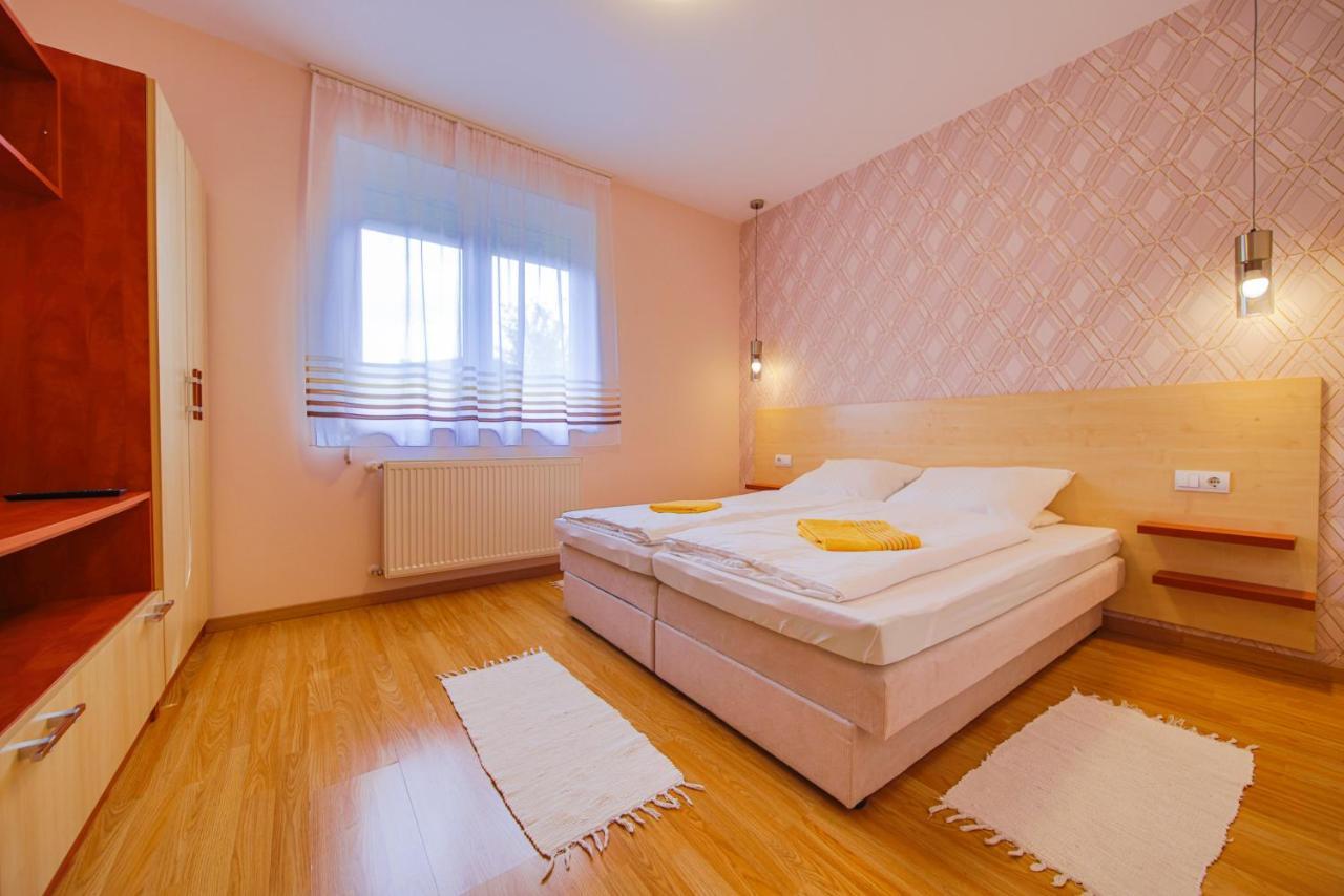 Kalvin Utcai Apartmanok Hajdúszoboszló Dış mekan fotoğraf